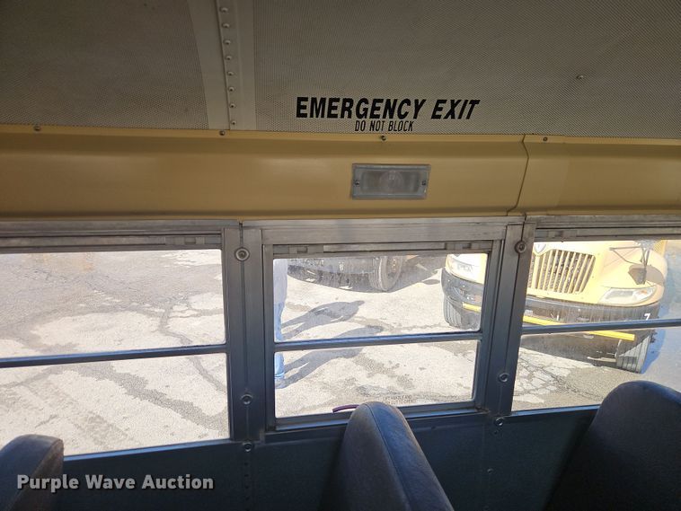 image for item DT7612 2004 International CE school bus