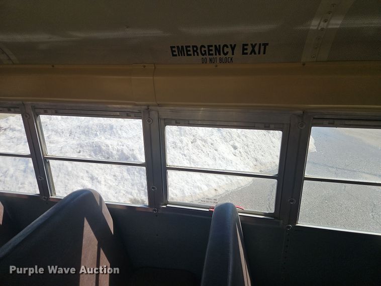 image for item DT7612 2004 International CE school bus