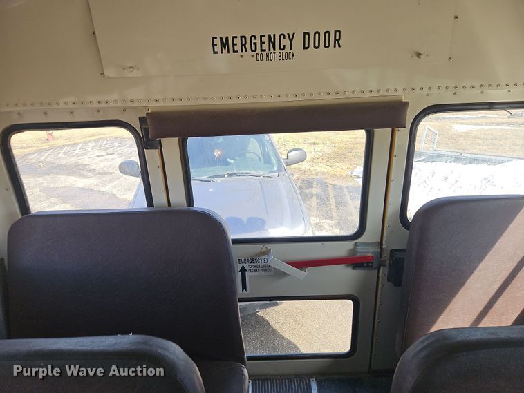 image for item DT7612 2004 International CE school bus