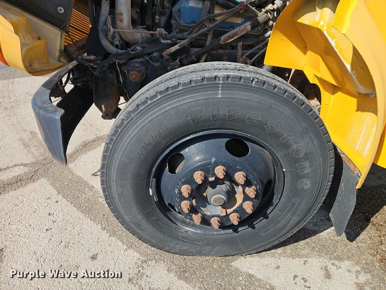 image for item DT7612 2004 International CE school bus