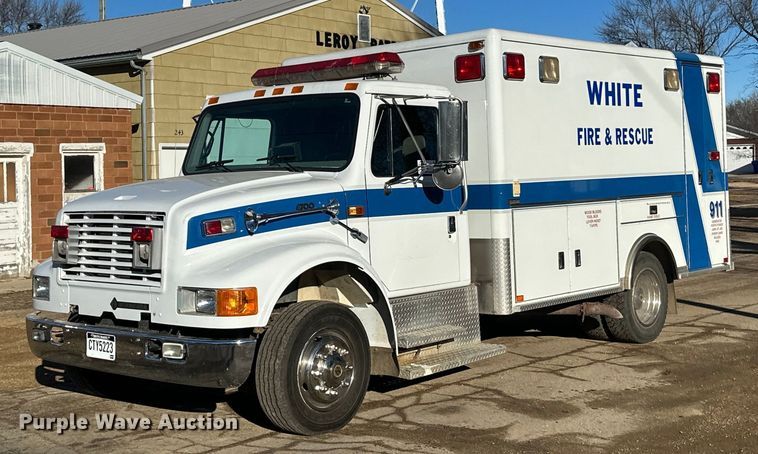 image for item DV0620 1997 International  4700LP rescue vehicle