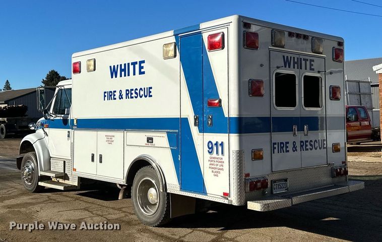 image for item DV0620 1997 International  4700LP rescue vehicle