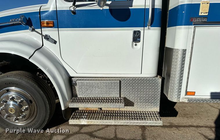 image for item DV0620 1997 International  4700LP rescue vehicle