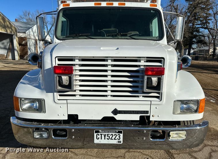 image for item DV0620 1997 International  4700LP rescue vehicle