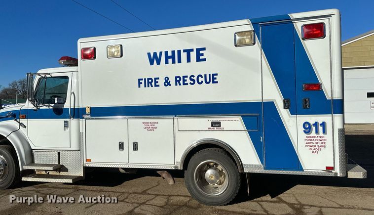 image for item DV0620 1997 International  4700LP rescue vehicle