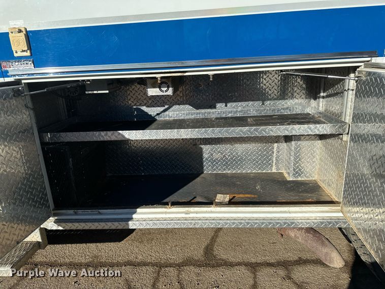 image for item DV0620 1997 International  4700LP rescue vehicle