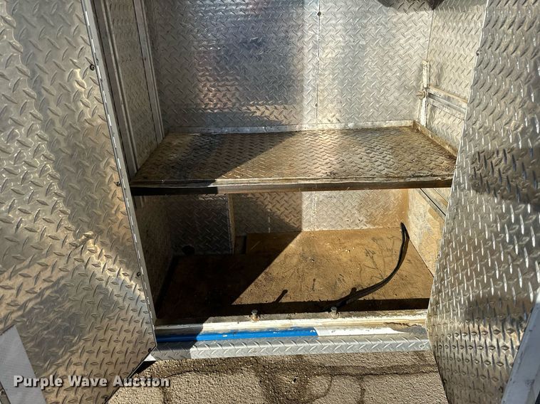 image for item DV0620 1997 International  4700LP rescue vehicle