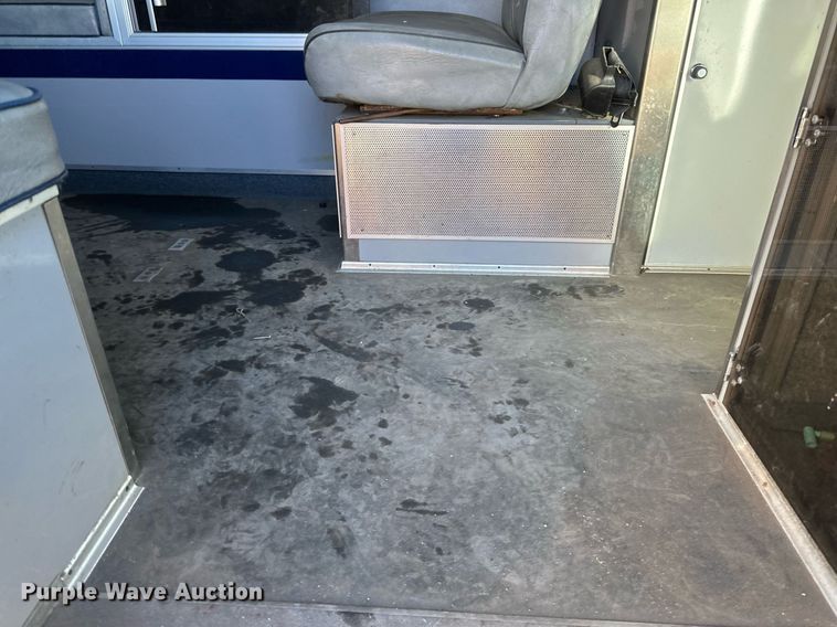 image for item DV0620 1997 International  4700LP rescue vehicle