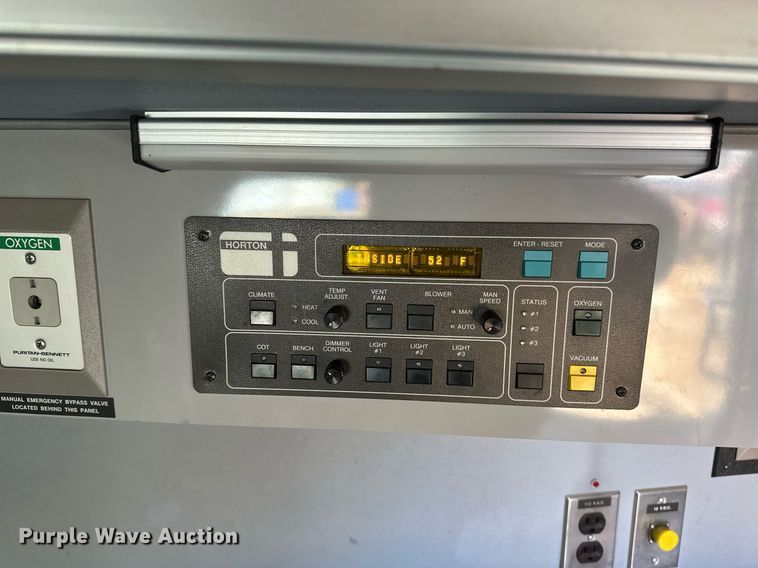 image for item DV0620 1997 International  4700LP rescue vehicle