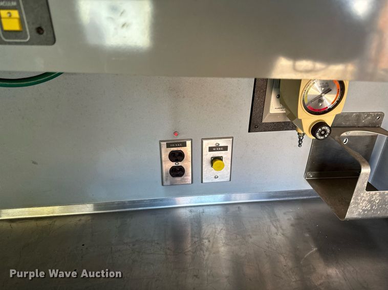 image for item DV0620 1997 International  4700LP rescue vehicle