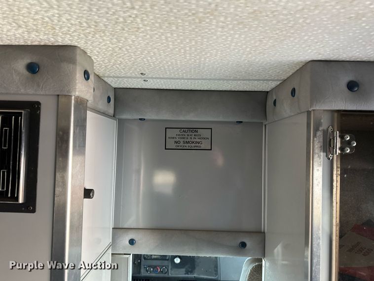 image for item DV0620 1997 International  4700LP rescue vehicle