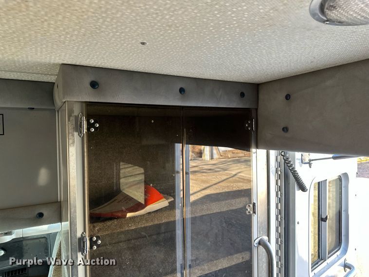 image for item DV0620 1997 International  4700LP rescue vehicle