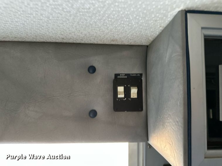 image for item DV0620 1997 International  4700LP rescue vehicle