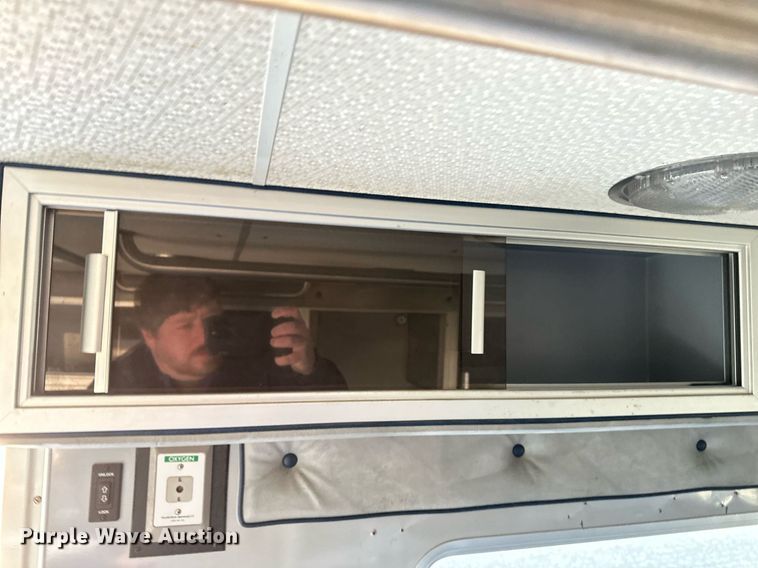 image for item DV0620 1997 International  4700LP rescue vehicle