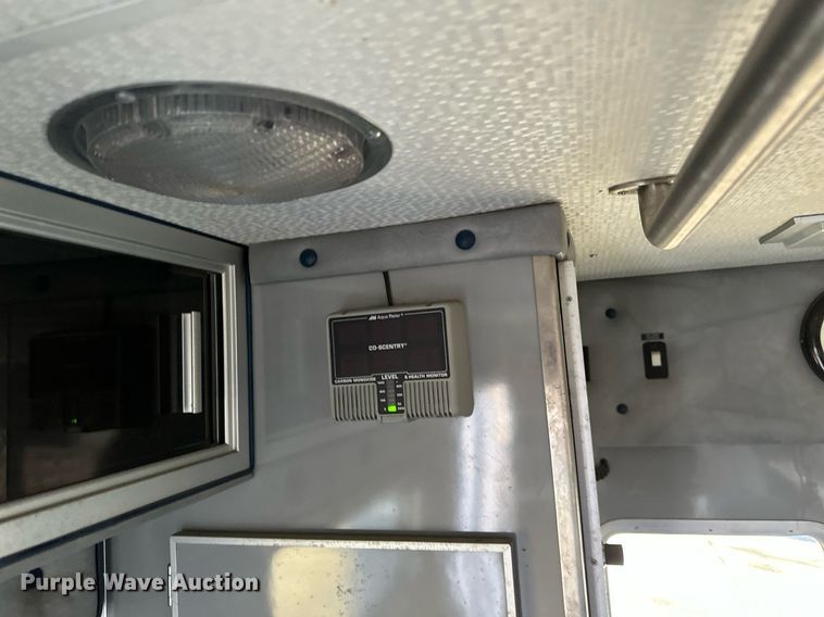 image for item DV0620 1997 International  4700LP rescue vehicle