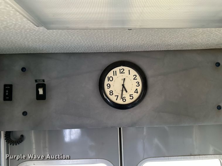 image for item DV0620 1997 International  4700LP rescue vehicle