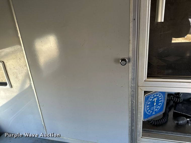 image for item DV0620 1997 International  4700LP rescue vehicle