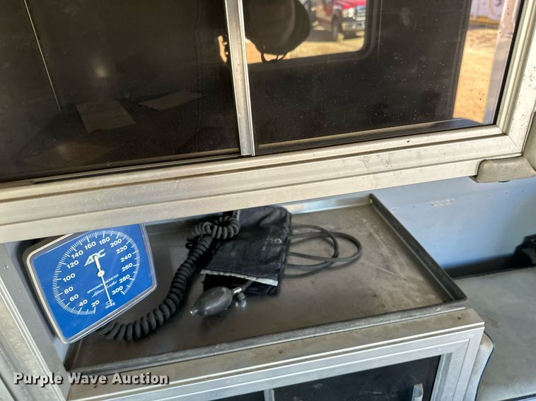 image for item DV0620 1997 International  4700LP rescue vehicle