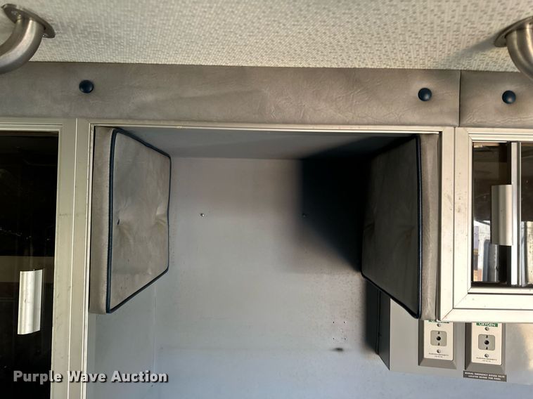 image for item DV0620 1997 International  4700LP rescue vehicle