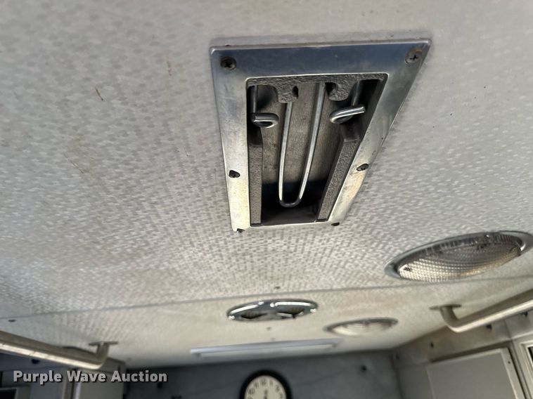 image for item DV0620 1997 International  4700LP rescue vehicle