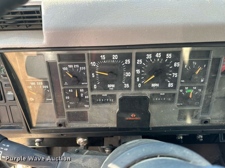 image for item DV0620 1997 International  4700LP rescue vehicle