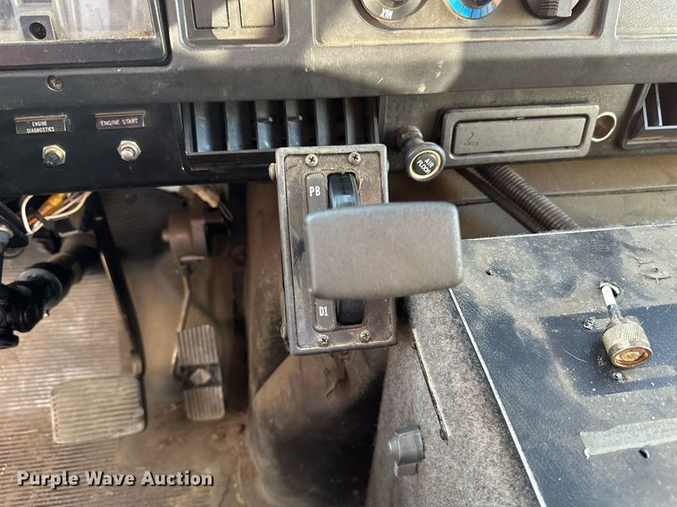 image for item DV0620 1997 International  4700LP rescue vehicle