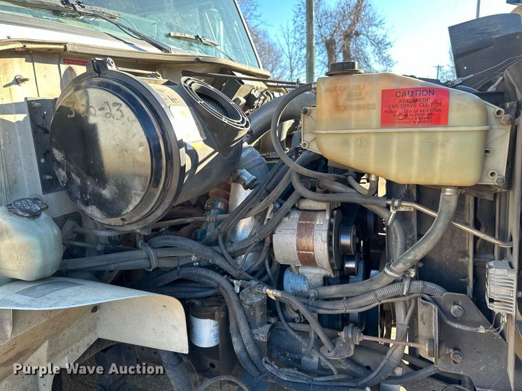 image for item DV0620 1997 International  4700LP rescue vehicle