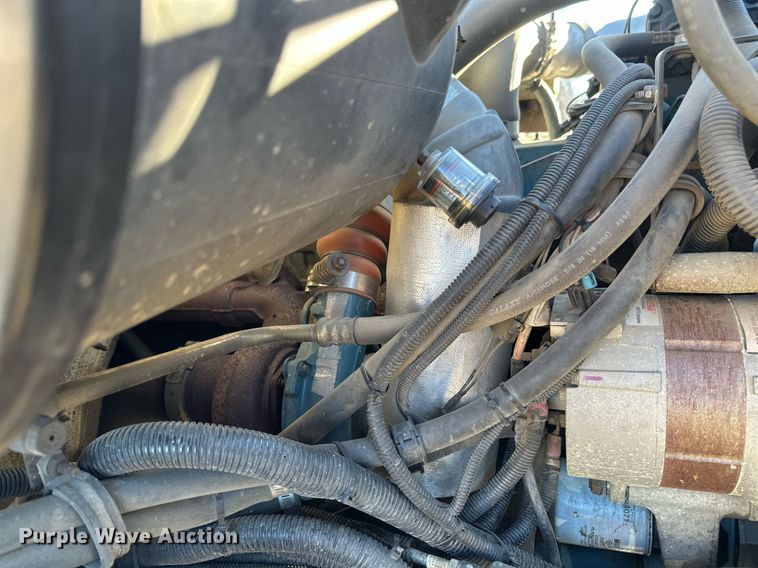 image for item DV0620 1997 International  4700LP rescue vehicle