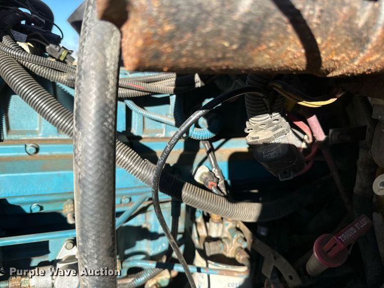 image for item DV0620 1997 International  4700LP rescue vehicle