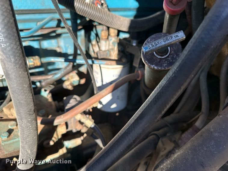 image for item DV0620 1997 International  4700LP rescue vehicle