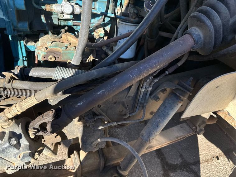 image for item DV0620 1997 International  4700LP rescue vehicle