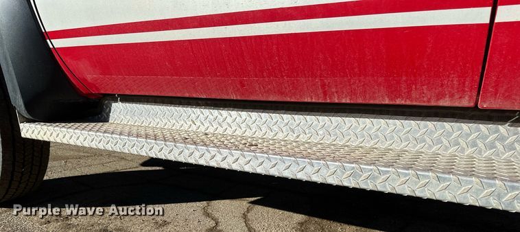 image for item DV0621 2007 Ford F550 Crew Cab truck cab and chassis