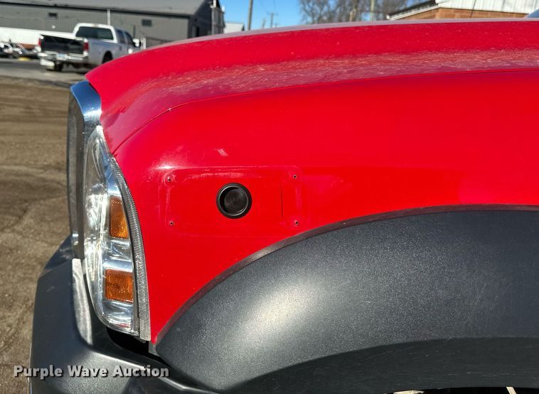 image for item DV0621 2007 Ford F550 Crew Cab truck cab and chassis