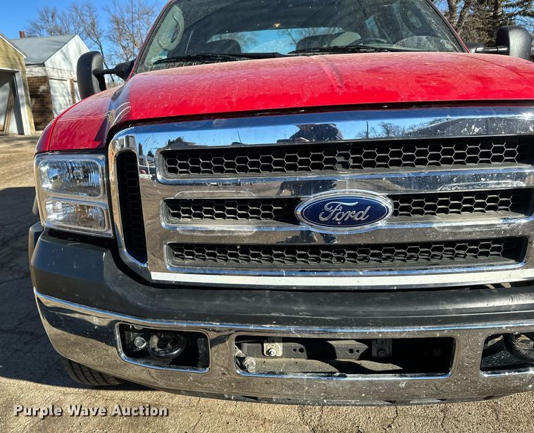 image for item DV0621 2007 Ford F550 Crew Cab truck cab and chassis