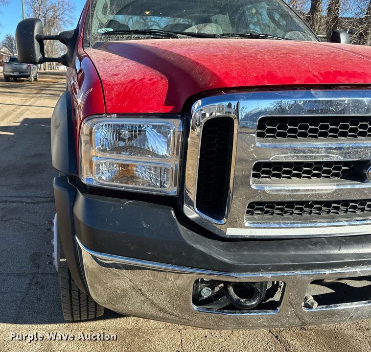 image for item DV0621 2007 Ford F550 Crew Cab truck cab and chassis