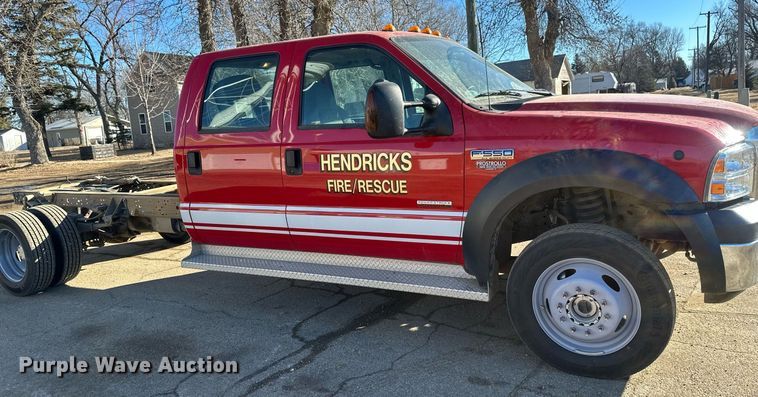 image for item DV0621 2007 Ford F550 Crew Cab truck cab and chassis