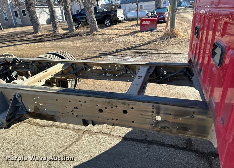 image for item DV0621 2007 Ford F550 Crew Cab truck cab and chassis