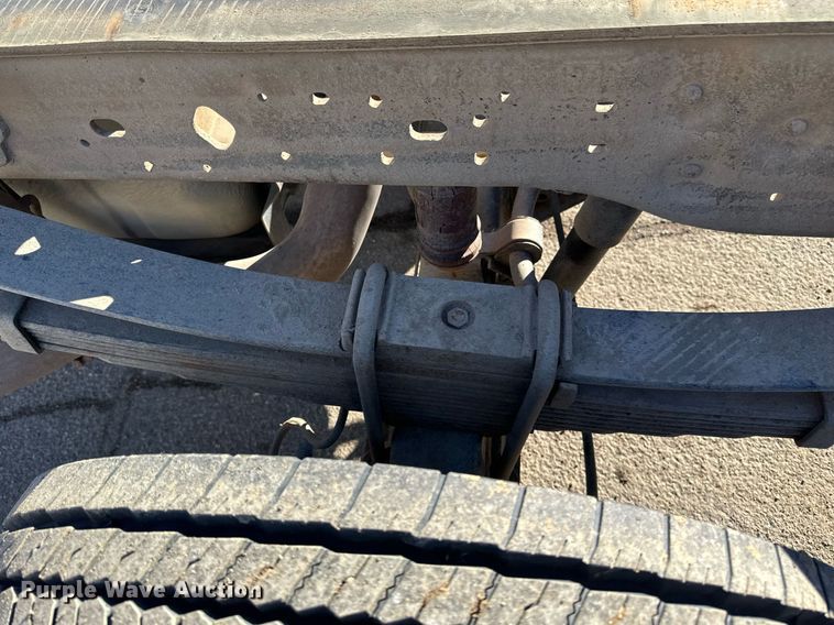 image for item DV0621 2007 Ford F550 Crew Cab truck cab and chassis