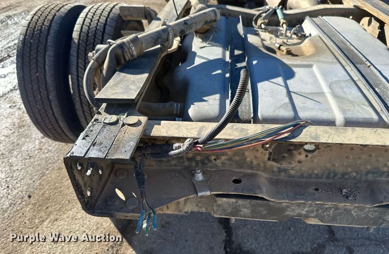 image for item DV0621 2007 Ford F550 Crew Cab truck cab and chassis