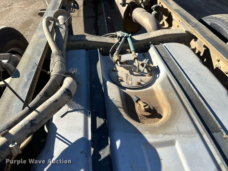 image for item DV0621 2007 Ford F550 Crew Cab truck cab and chassis