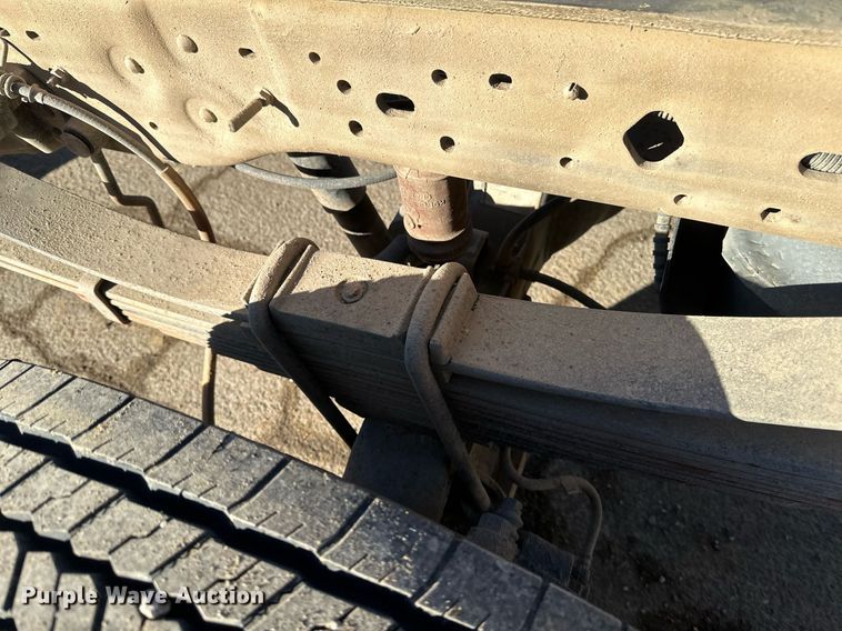 image for item DV0621 2007 Ford F550 Crew Cab truck cab and chassis