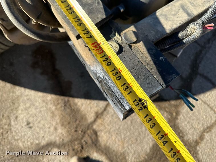 image for item DV0621 2007 Ford F550 Crew Cab truck cab and chassis