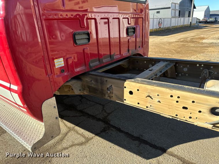 image for item DV0621 2007 Ford F550 Crew Cab truck cab and chassis
