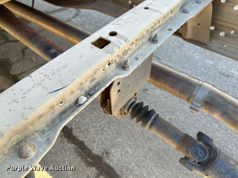 image for item DV0621 2007 Ford F550 Crew Cab truck cab and chassis