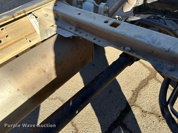 image for item DV0621 2007 Ford F550 Crew Cab truck cab and chassis