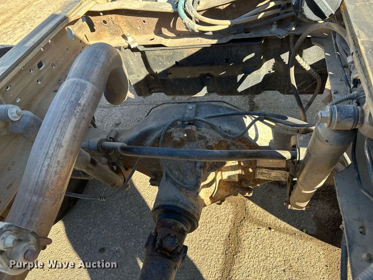 image for item DV0621 2007 Ford F550 Crew Cab truck cab and chassis