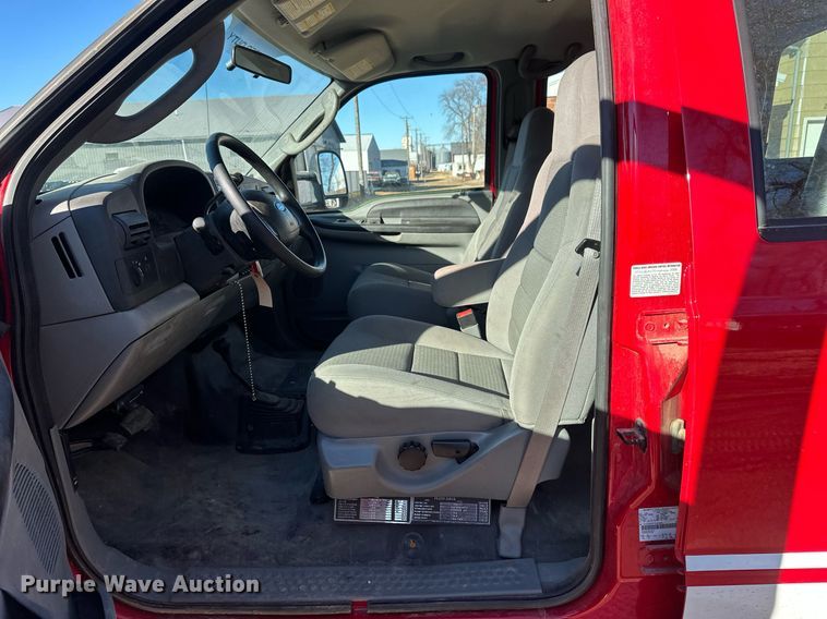 image for item DV0621 2007 Ford F550 Crew Cab truck cab and chassis