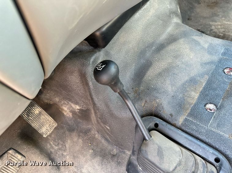 image for item DV0621 2007 Ford F550 Crew Cab truck cab and chassis