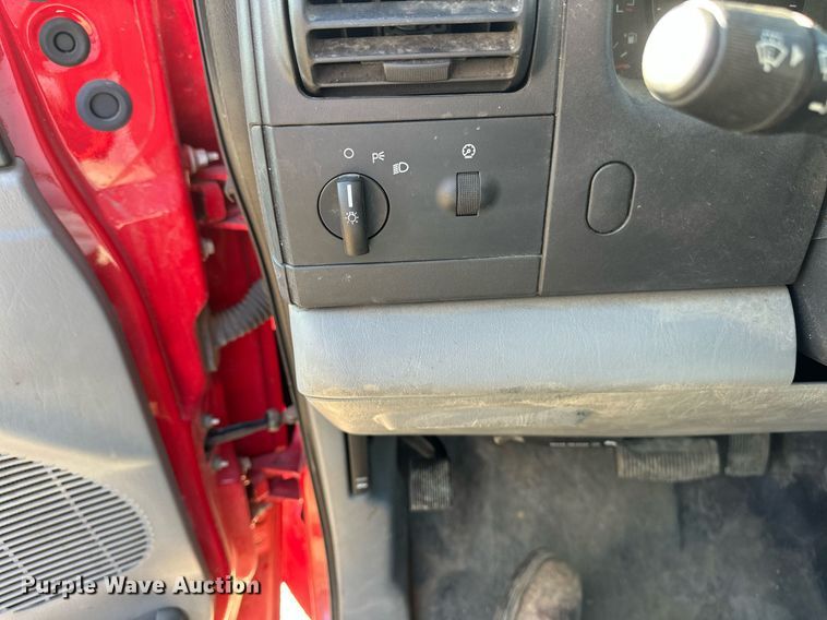 image for item DV0621 2007 Ford F550 Crew Cab truck cab and chassis