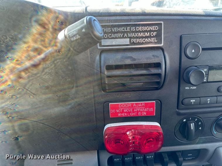 image for item DV0621 2007 Ford F550 Crew Cab truck cab and chassis